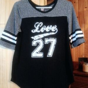 No Boundaries Gray and Black Short Sleeve Tee Love 27